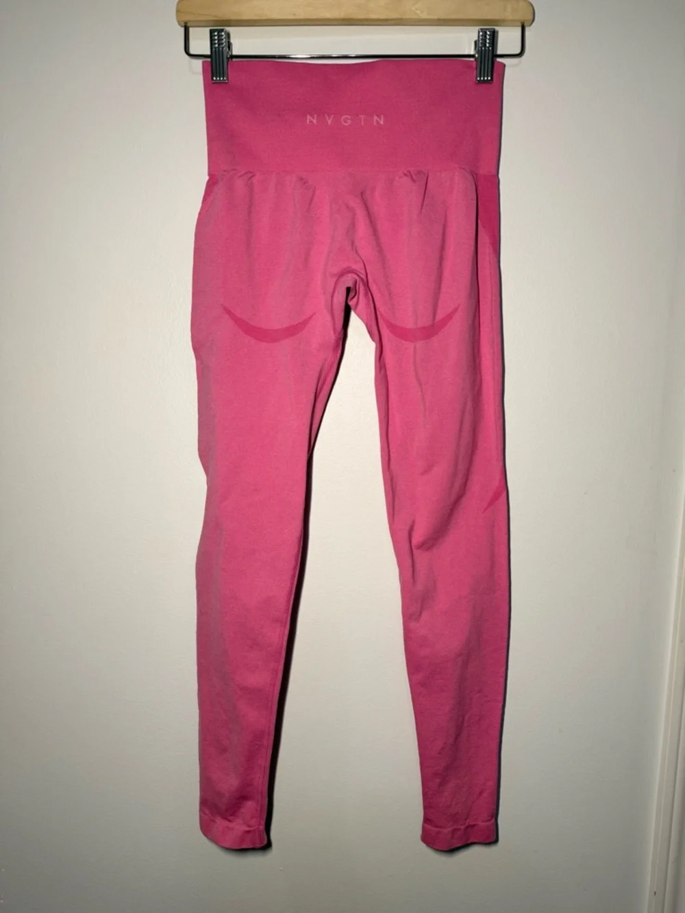 NVGTN Bubble Gum Pink Contour Seamless Leggings Size S - Picture 7 of 8